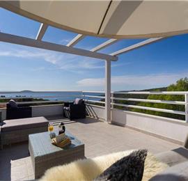 3 Bedroom Villa with Pool, Terrace and Sea Views near Vinisce, Sleeps 7
